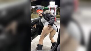 Nude Twerk: Just putting on a show at the gas station #2