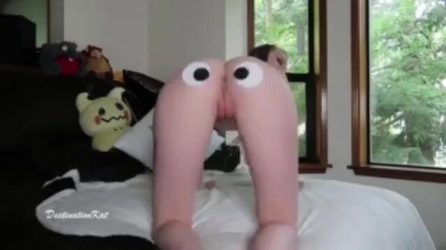 Hot Teen Twerks With Googly Eyes