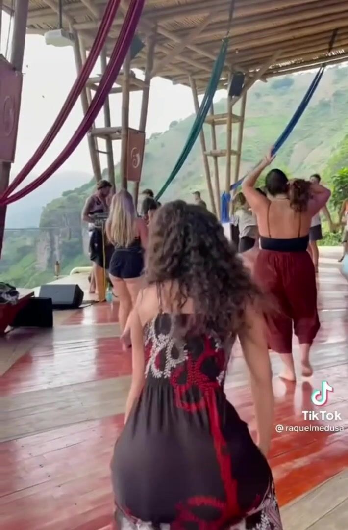 That’s one hefty ass under there