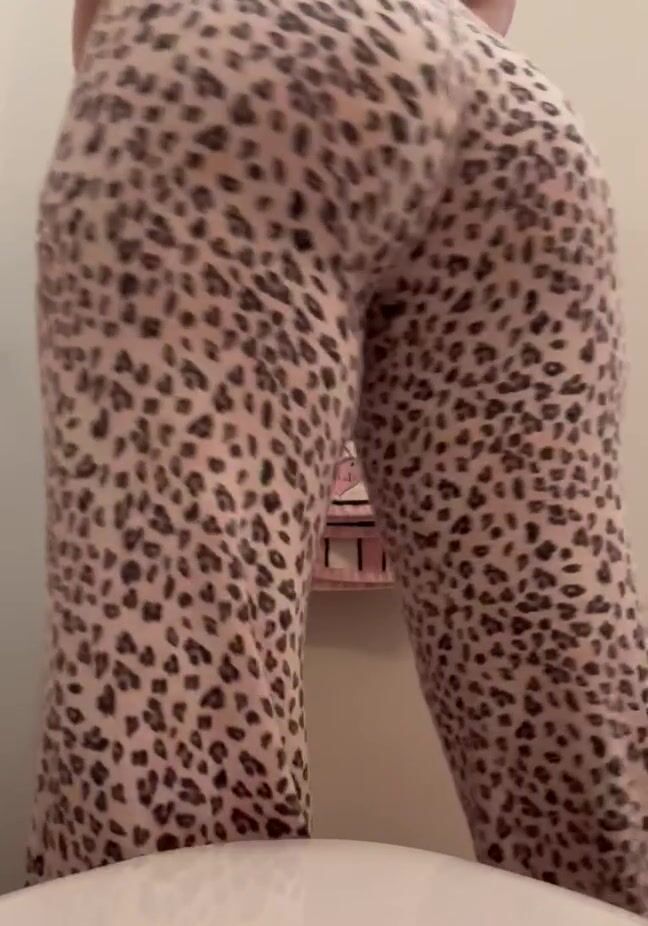 Honestly, shaking my ass is one of my avorite things to do ????