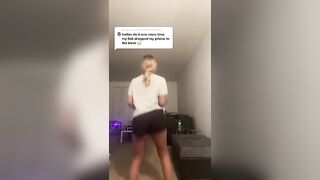 Twerk: Black girl shaking her bouncy ass #2