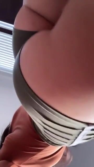 Let me twerk on your cock & drain your balls