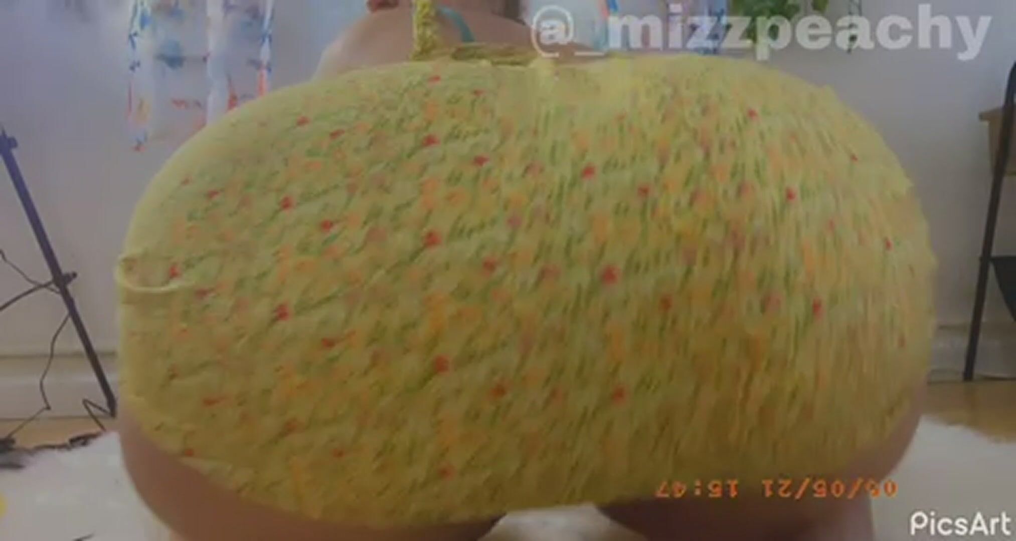 Do u think my dress is too short? ????