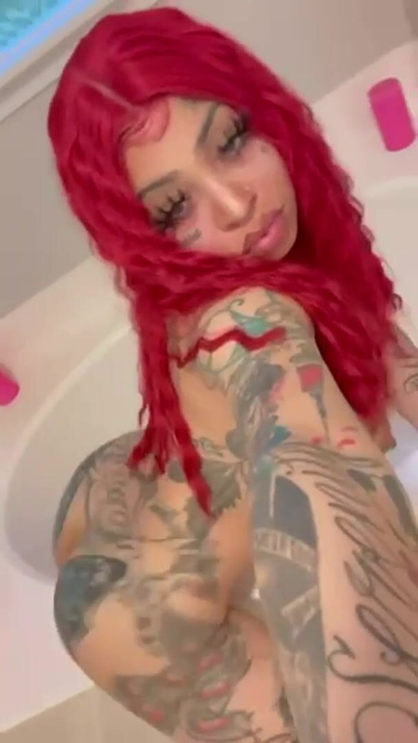 I know that lil dildo ain't enough babygirl~