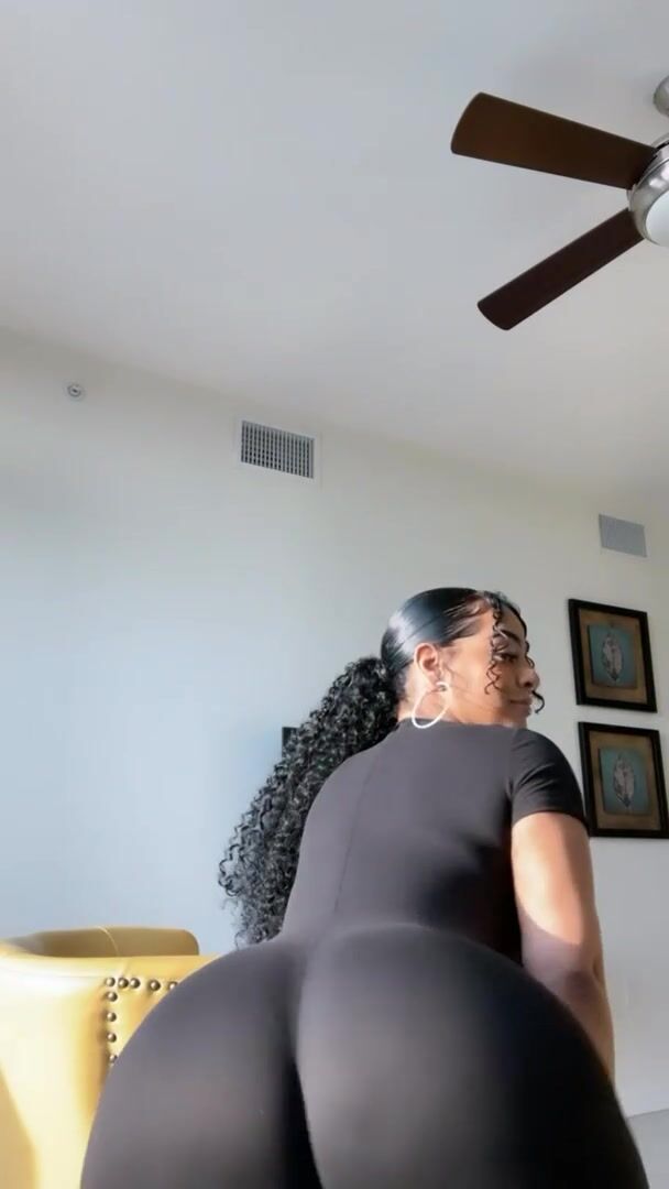 Bounce that black ass babygirl!