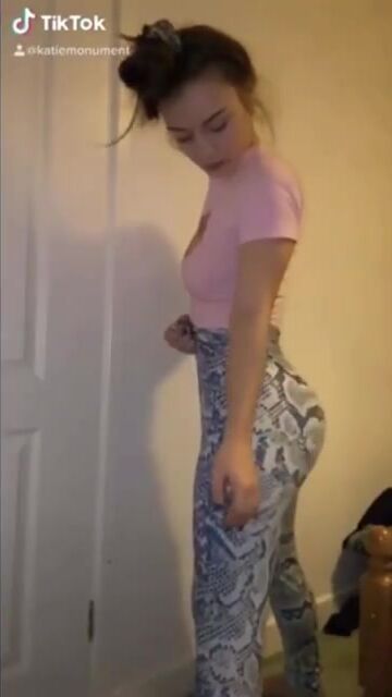 YouTube star twerking