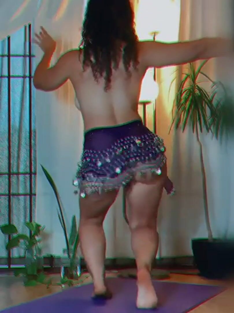 In belly dancing we can twerk while circling our hips up and down. Try it if you think you have good coordination ;)