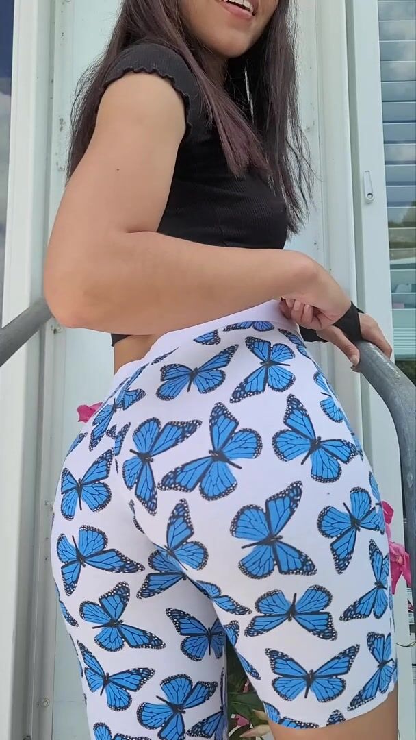 a little slo-mo twerk for you this morning? ????☕