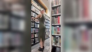 Twerk: A sneaky library twerk ???? #2