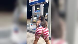 Twerk: Will shake ass for gas #2