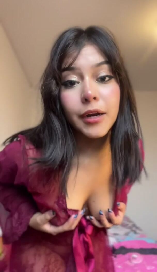 Dancing some reggaeton ????