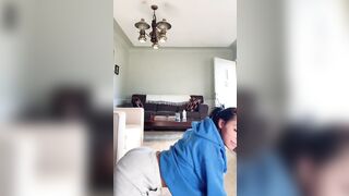 Twerk: Italian teen shaking her ass #4