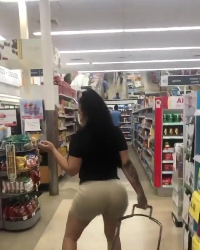 Mask on, Twerk on