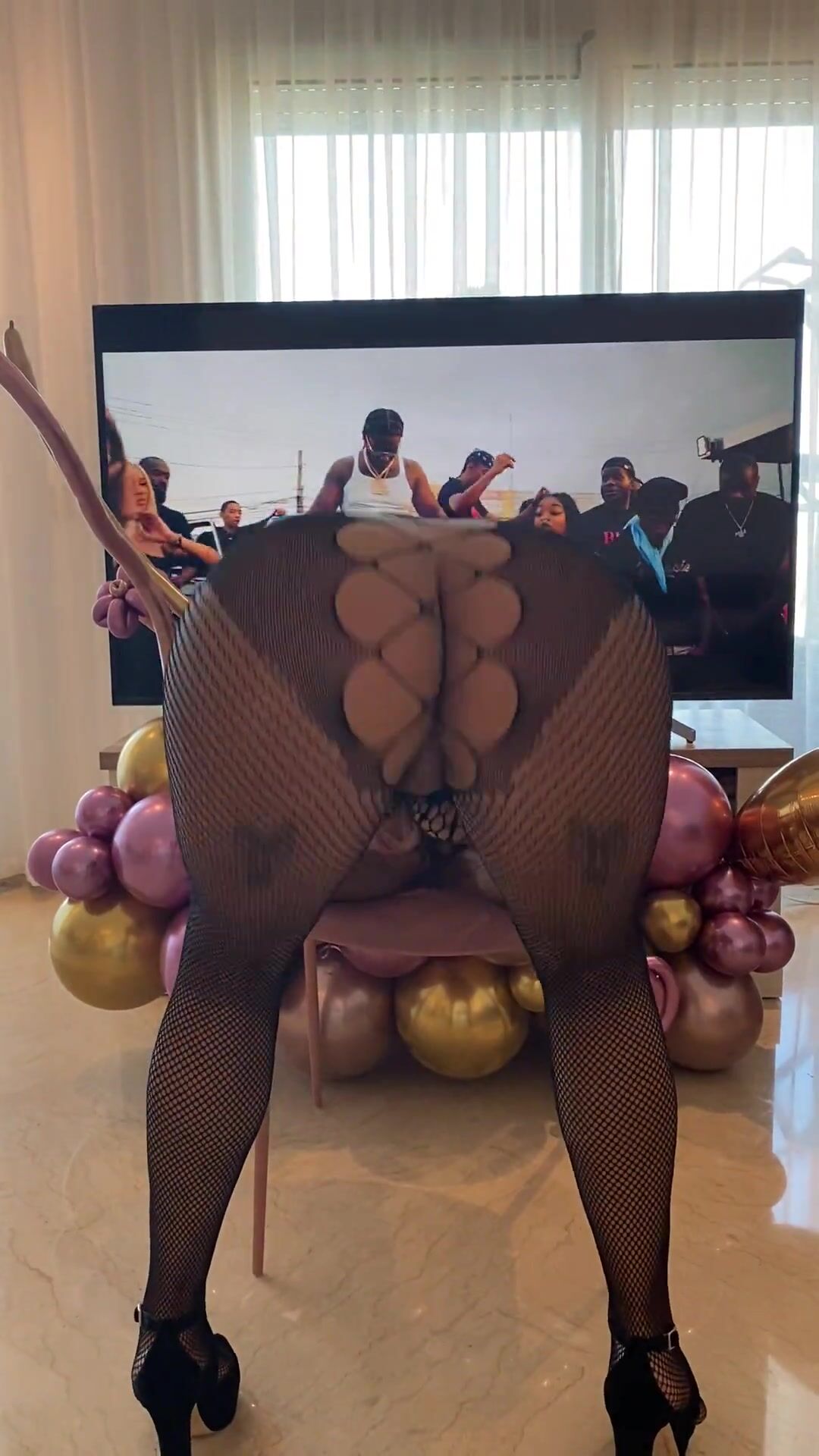 41 mom of 1, would make my day if at least one person like my ass