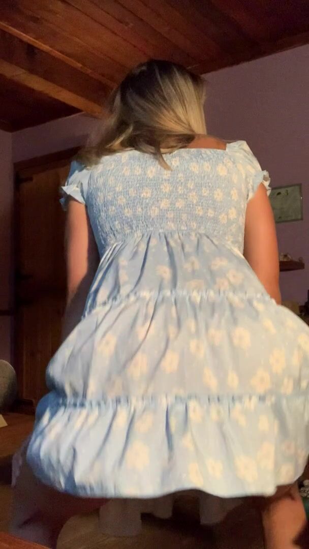 I think I’m finally starting to get better at twerking! ♥️ I’ve been working on it since January