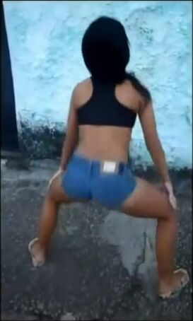 Petite cutie twerking her little butt