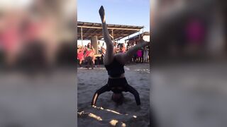 Twerk: Skillful twerking at a beachside party #5