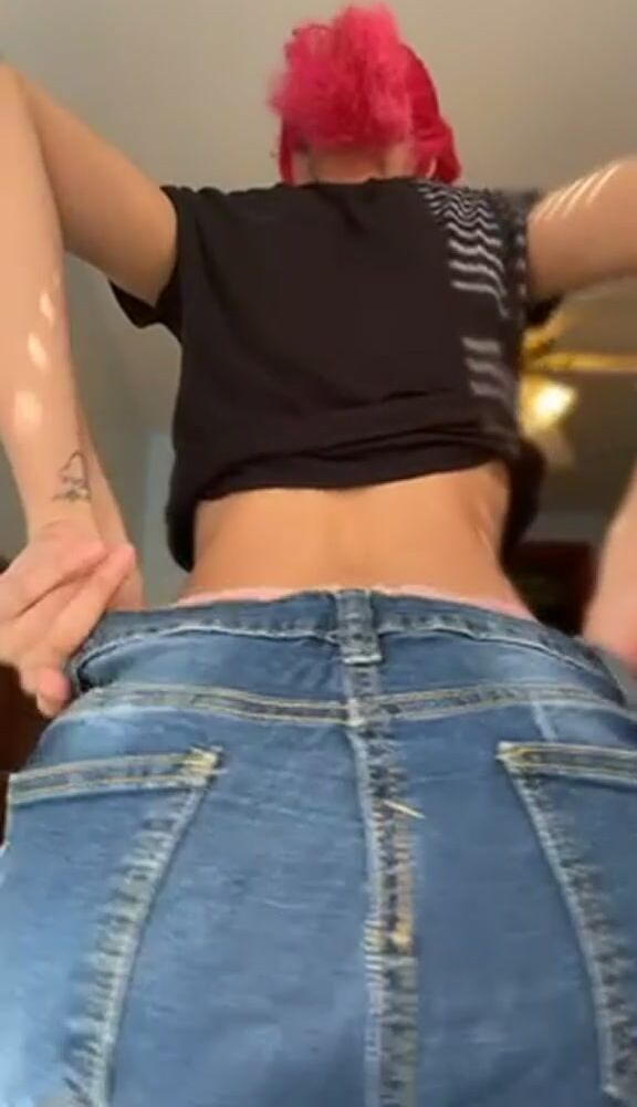 I love showing my lil body