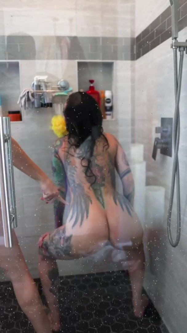 Girls just wanna have fun…. Together in the shower ;)